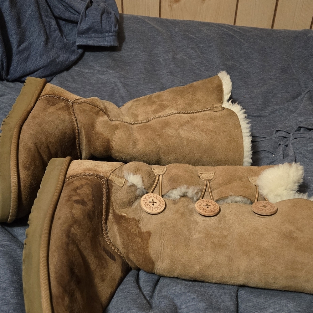UGG Tan Winter Boots with Cream Fur